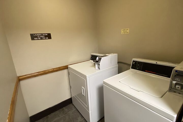 Super 8 by Wyndham Green Bay Near Stadium