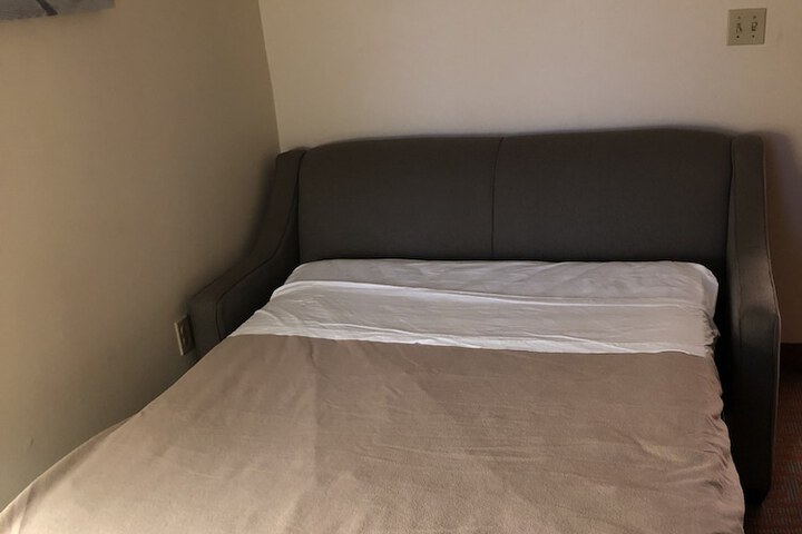 Room 11 of 22