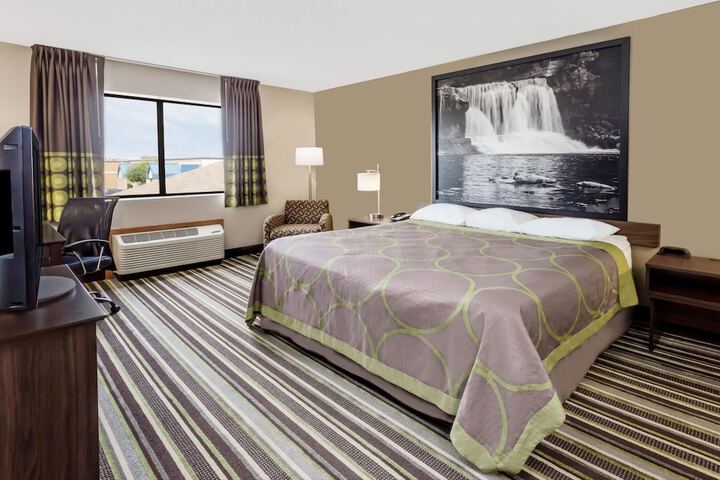 Room 6 of 20