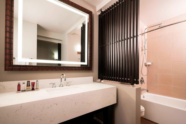 Room 93 of 180