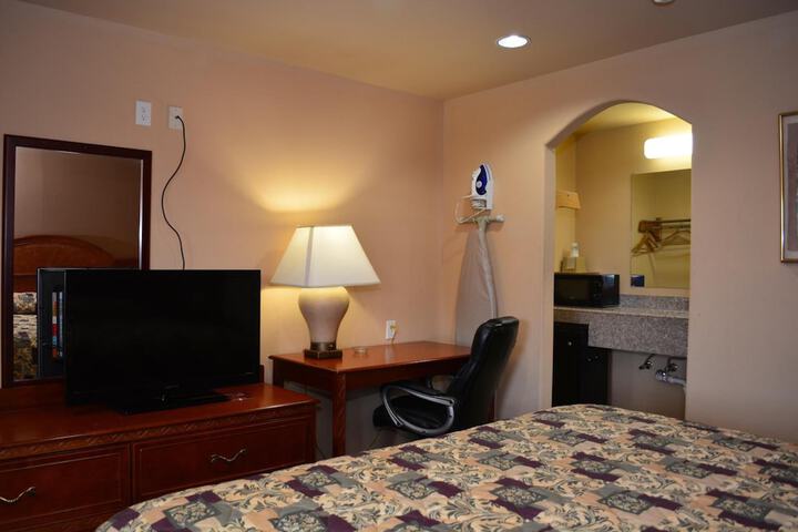 Room 8 of 30