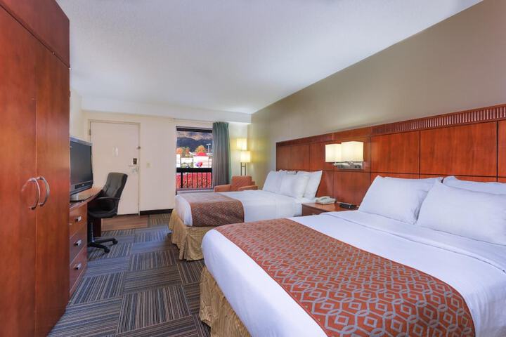 Room 16 of 38