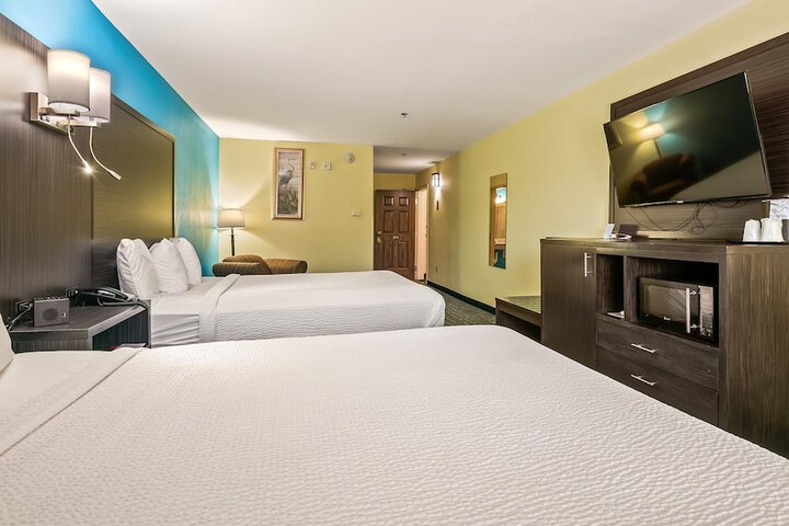 Room 33 of 87