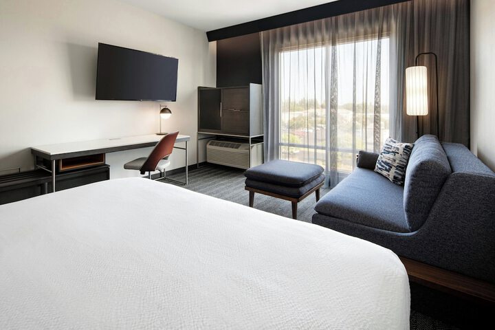 Courtyard by Marriott Fresno Clovis