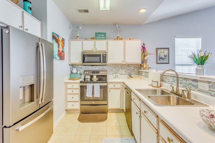 Golf Swim & Explore: Sunset Beach Family Condo!