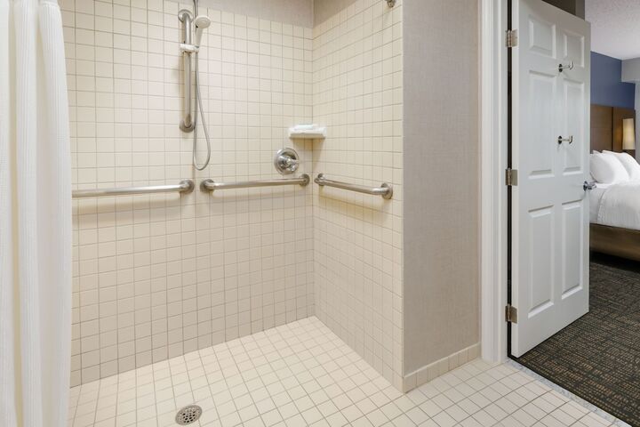 Room 13 of 21