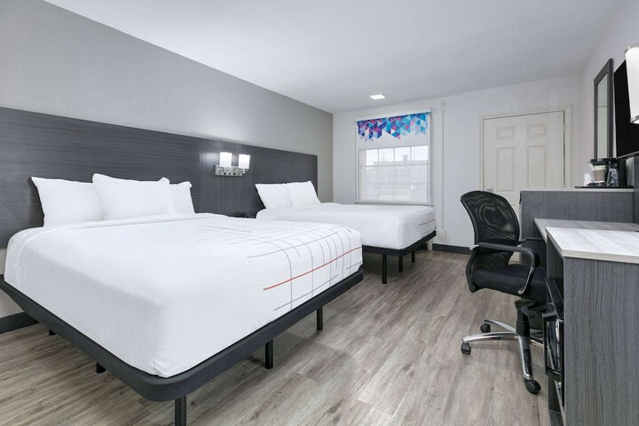 Room 90 of 102