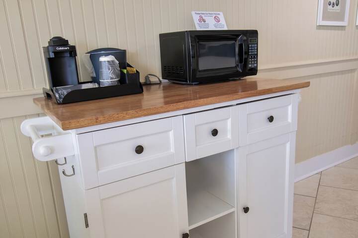 The Oceanfront Litchfield Inn