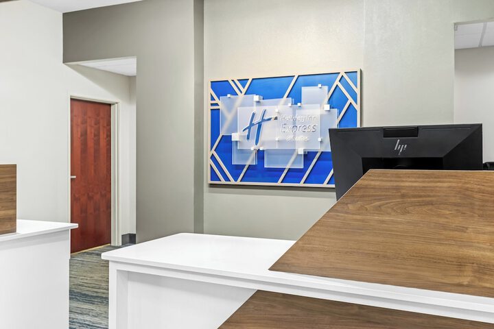 Holiday Inn Express Hotel & Suites FLORENCE NORTHEAST by IHG