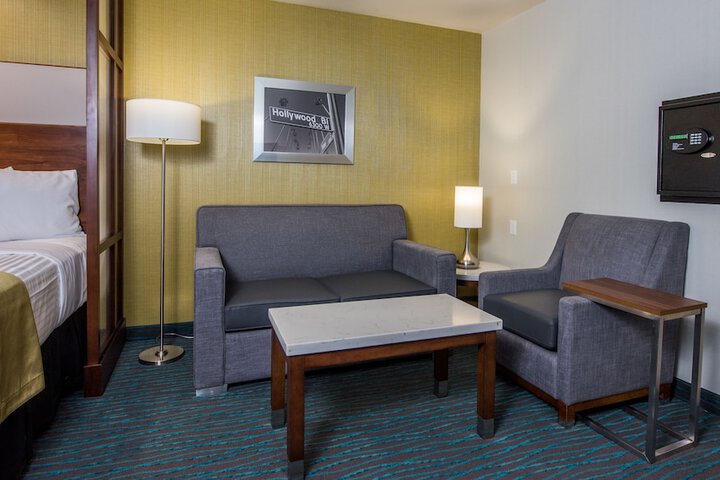 Room 11 of 44