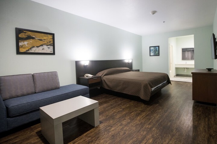 Room 17 of 23