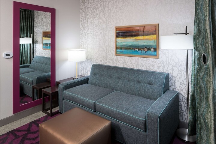 Room 28 of 48