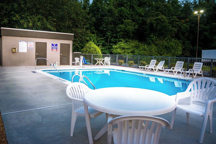 Pool 5 of 44