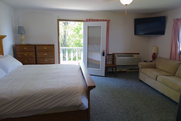 Room 17 of 24