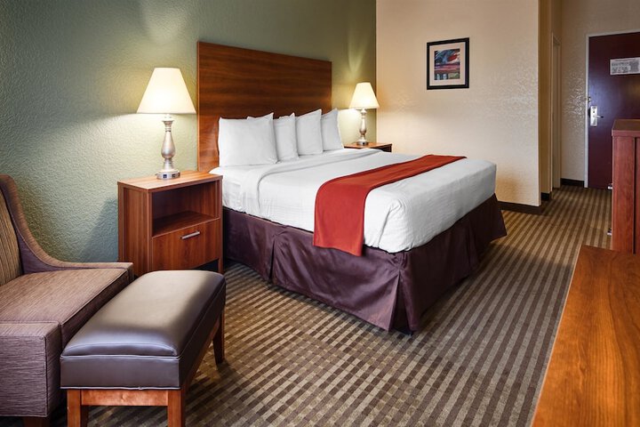 Room 4 of 15