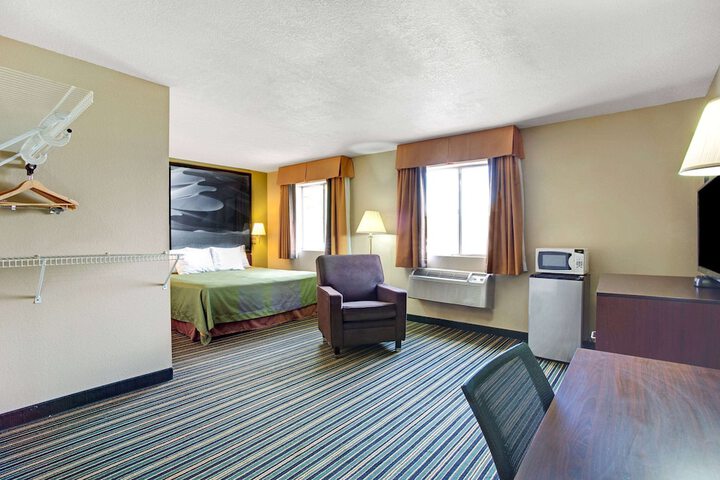 Room 7 of 25