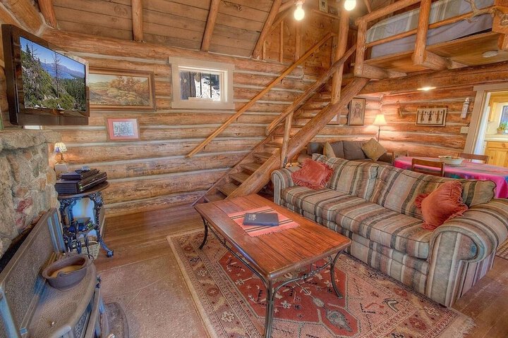 Zephyr Cabin 3 Bedroom Home by RedAwning