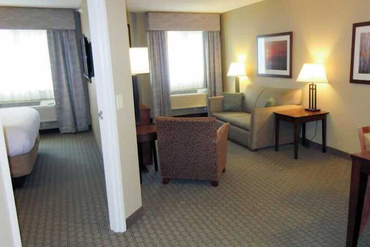 Room 62 of 76