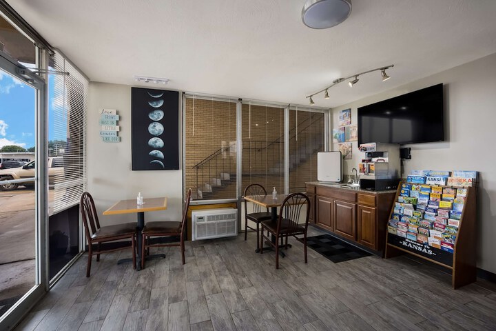 Travelodge by Wyndham Oakley