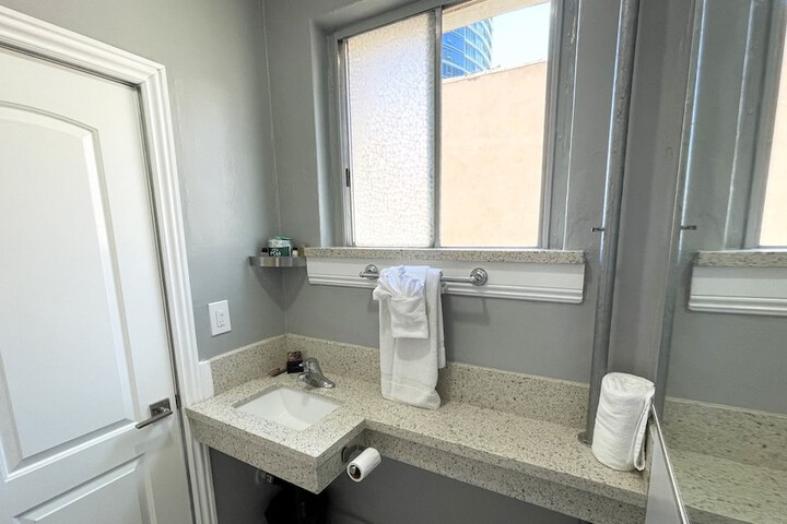 Room 15 of 31