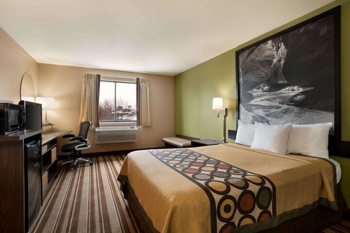 Super 8 by Wyndham S Jordan / Sandy/Slc Area