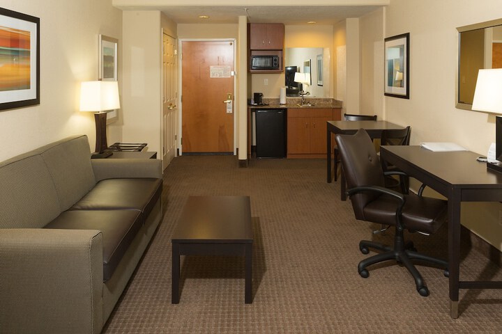 Room 35 of 59