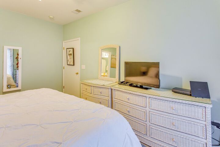 Golf Swim & Explore: Sunset Beach Family Condo!