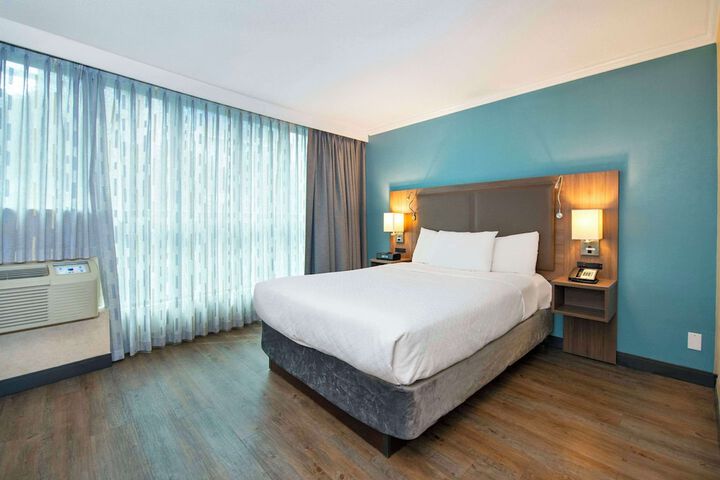 Room 20 of 39