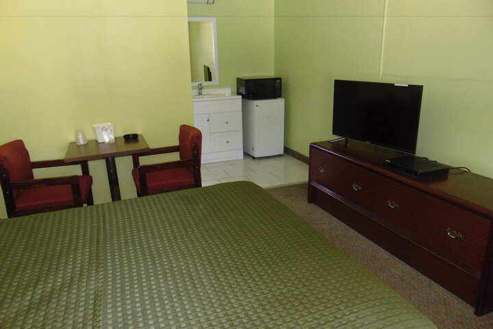 Room 34 of 40