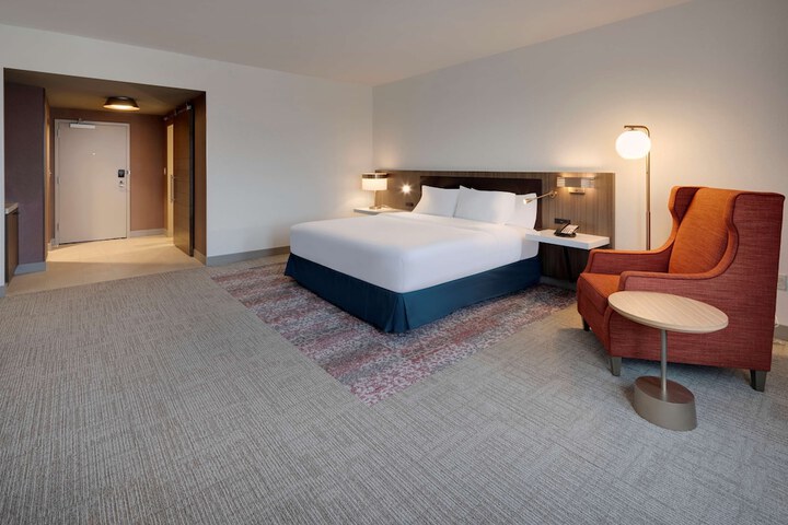 Room 30 of 65