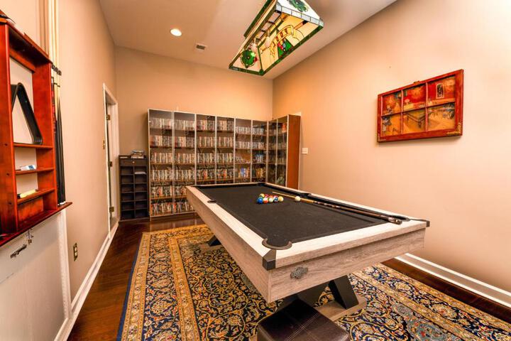 STONE MANOR BED & BREAKFAST INN
