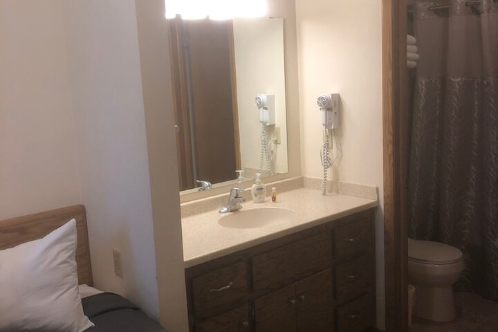 Room 152 of 185