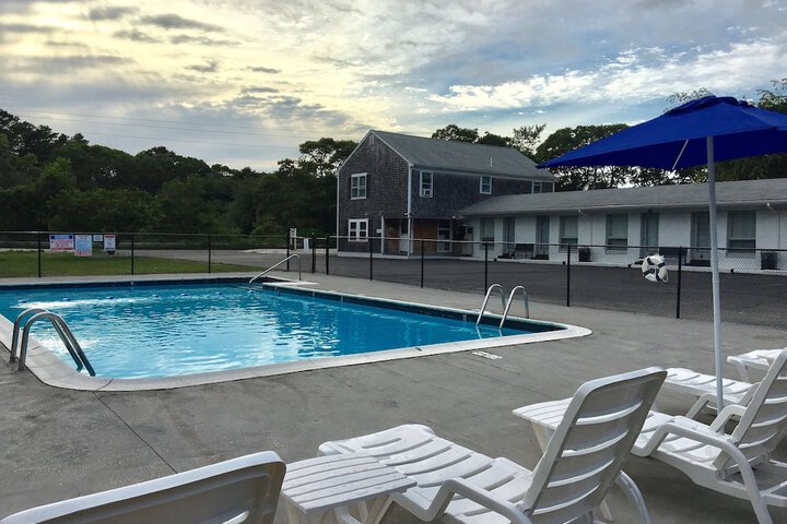 Pool 6 of 34