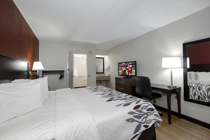 Room 13 of 18