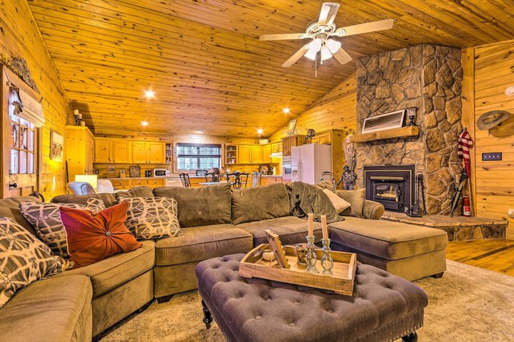 Pet-friendly Cabot Cabin w / Fenced Yard!
