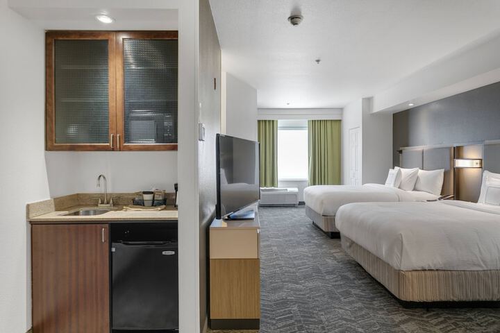 Room 16 of 25