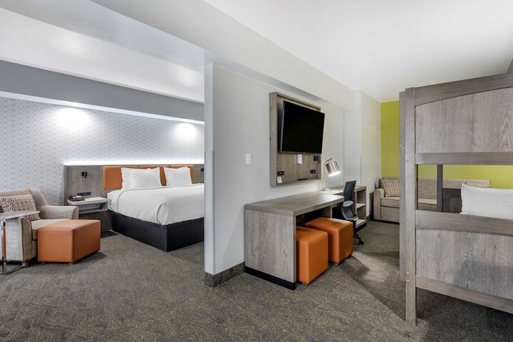 Room 30 of 42