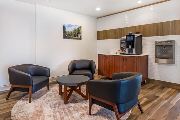 Best Western Plus 1000 Islands Hotel & Suites