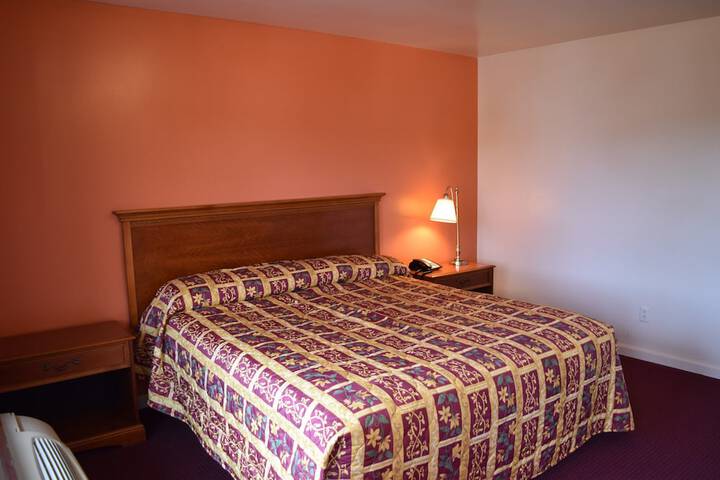 Room 3 of 8