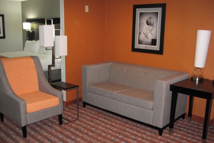 Room 17 of 40