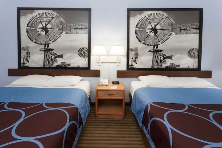 Room 5 of 18