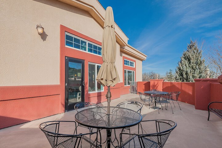 Days Inn by Wyndham Manitou Springs