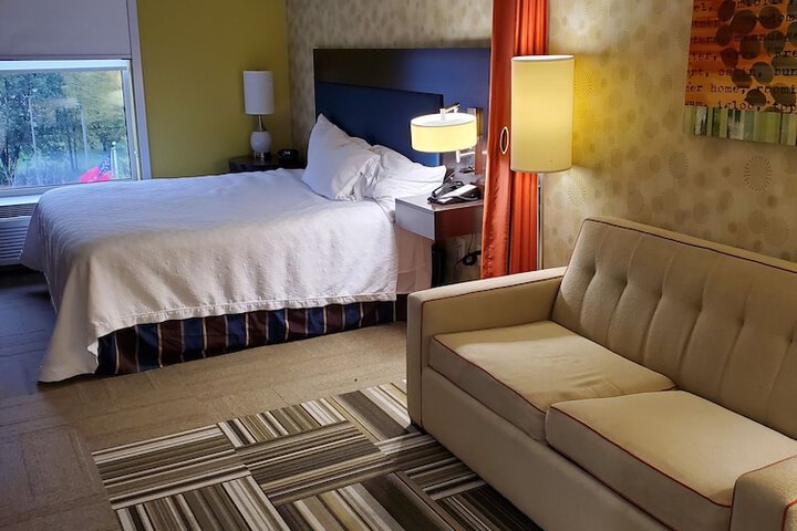 Room 27 of 46