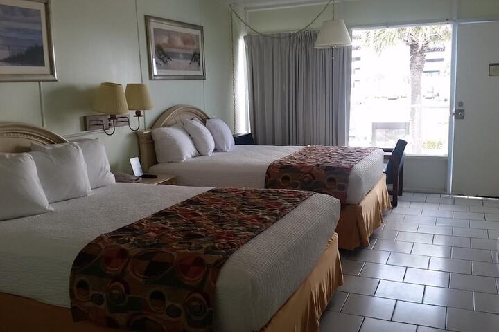 Room 32 of 62