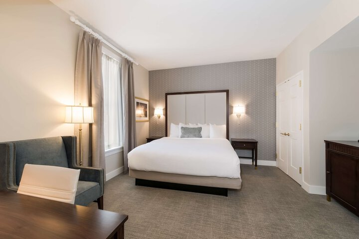 Room 12 of 34