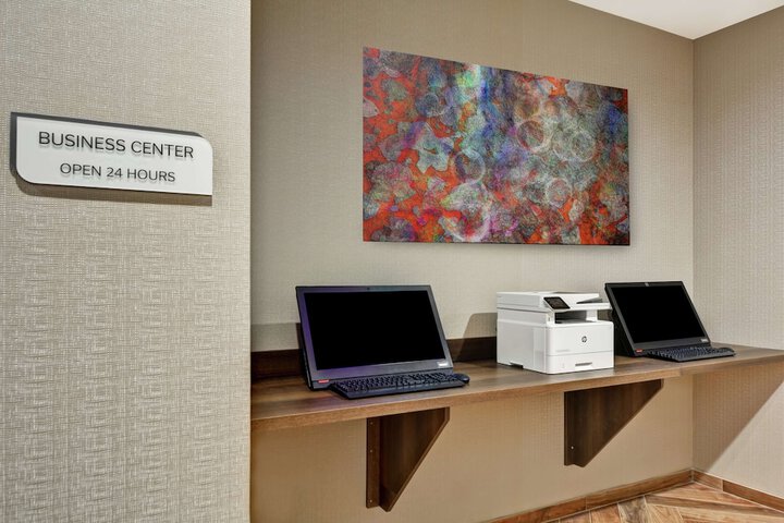 Business Center 39 of 39