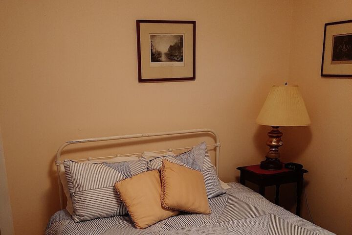 Room 12 of 62