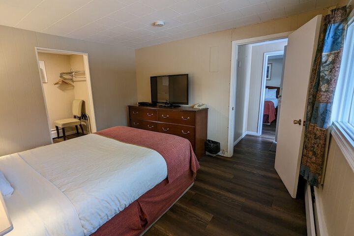 Room 73 of 153