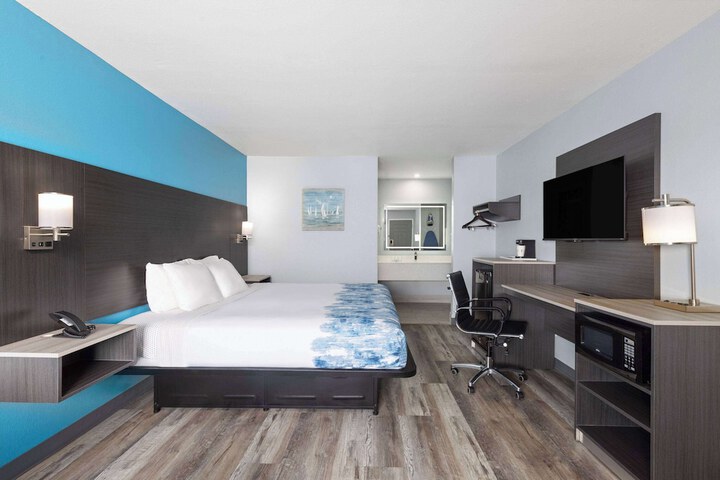 Room 34 of 45