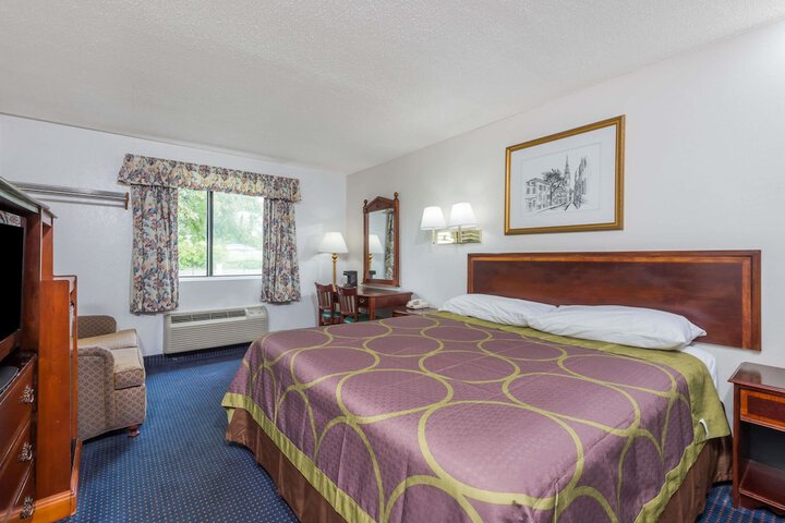 Room 14 of 24